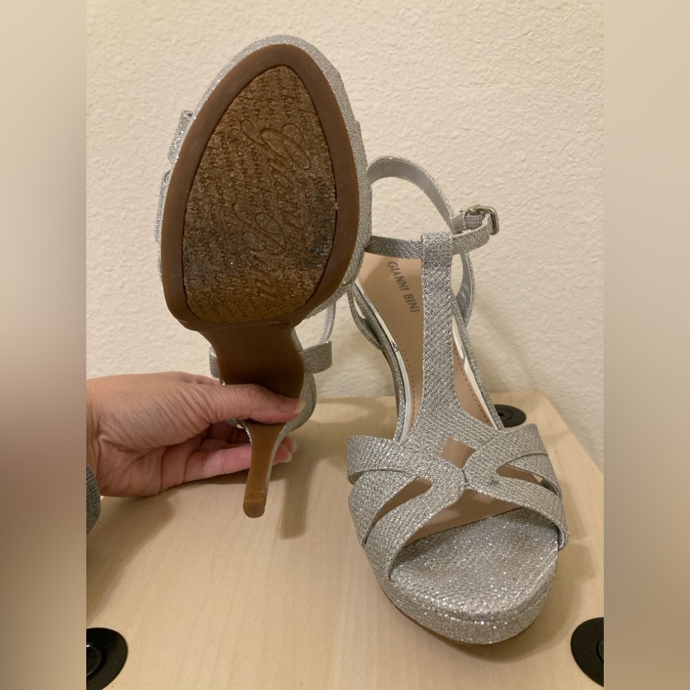 Gianni Bini Silver Sparkle Women's Heels - Picture 8 of 9